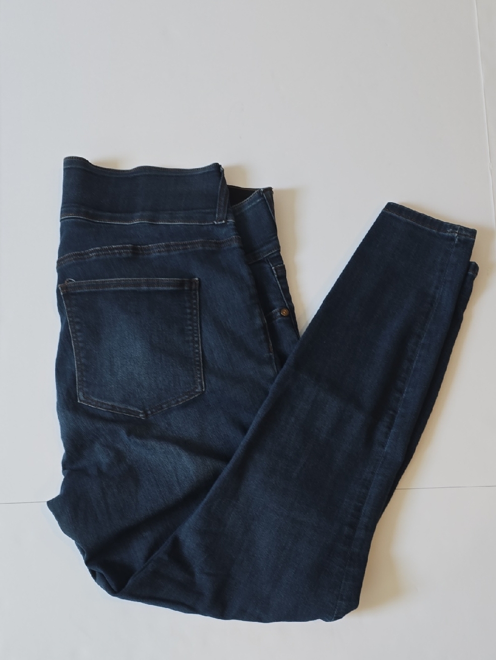 A Beautiful Soul Size 16  Dark Wash Skinny Jeans J6